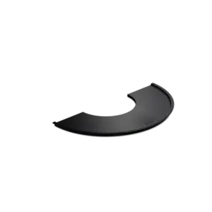 Halvcirkelformet plancha af metal, designet til montering på bålskål for madlavning.