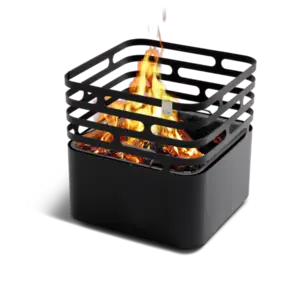 Sort kubisk ildkurv med vandrette slats og flammer. "Höfats" logo på siden.