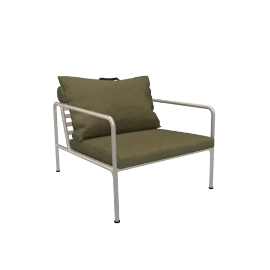Stol med grøn pude og hvidt stel, fra Houe AVON serien. Minimalistisk design.