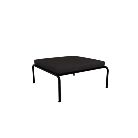 Moderne ottoman med skiferfarvet pude og sort metalramme, enkel og stilren i designet.