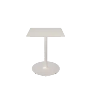 Hvidt cafébord med firkantet top og rund fod. Minimalistisk design, 600x600 mm.