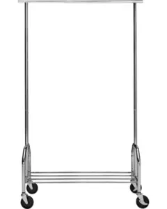 Sølv tøjstativ med hjul og lås, vandret stang til ophængning, minimalistisk design.