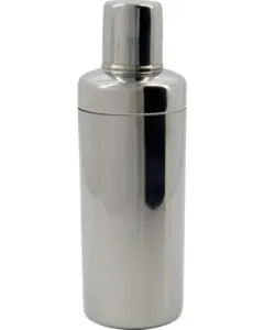 Sølvfarvet shaker med reflekterende, poleret finish og cylindrisk form.