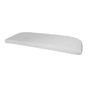 Hvid, rektangulær pude med afrundede hjørner, designet til 2-pers. sofa, medium tykkelse.