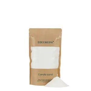 Brun pose med klar sektion viser hvidt sandlys med tekst "Edelweiss Candle sand."