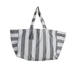Hvid totebag med sorte/hvide striber, matchende håndtag og kvast ved toppen.