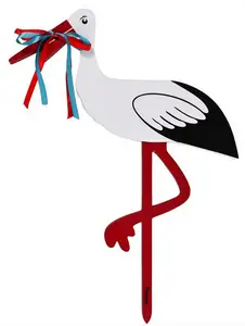 Stor hvid stork med sorte vinger, røde ben, og rød-blå bånd om næb. 82,4 cm høj.