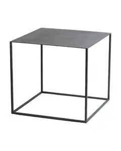 Kubisk sidebord i jernsort med åben ramme og flad, kvadratisk top. Minimalistisk design.