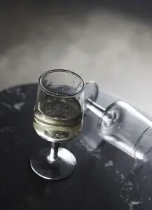 Muubs -Suiro Hvidvinsglas -150 ml - Klar