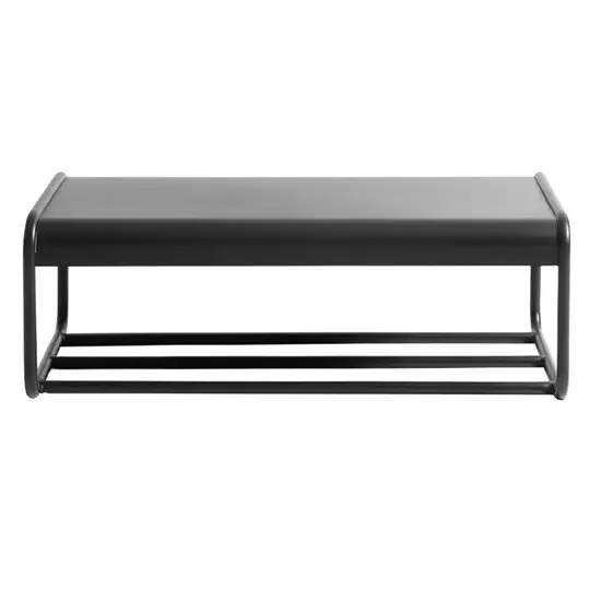 Minimalist sort hylde med rektangulær form, topflade og åbent afsnit understøttet af vandrette stænger.