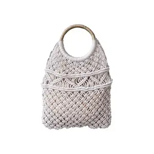 Chic Antique - Net - hæklet med rattan håndtag - creme