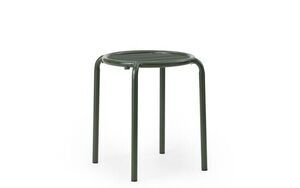 Mørkegrøn skammel med rund sæde og fire slanke ben fra Normann Copenhagen.