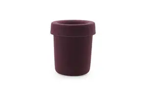 Rund bordeaux kontorskraldespand med bred kant på aftageligt låg.