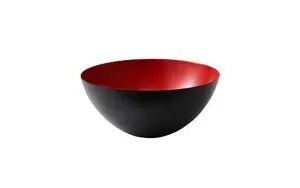 Sort Krenit skål med rød inderside, rund og glat form fra Normann Copenhagen.