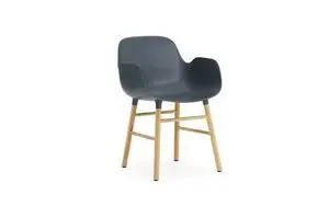 Normann Copenhagen - Form Armchair - Blå m. ben i eg
