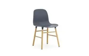 Normann Copenhagen - Form Chair Oak - Stol - Blå og Eg