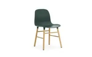 Normann Copenhagen - Form Chair Oak - Stol i Grøn og Eg