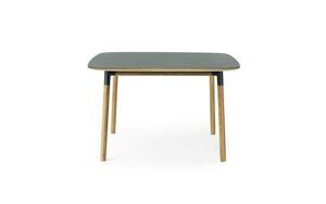 Normann Copenhagen - Form Table 120 x 120 cm - Grøn/Eg