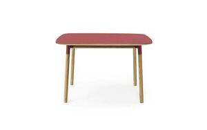 Normann Copenhagen - Form Table 120 x 120 cm - Rød/Eg
