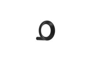 Sort, rund og minimalistisk vægkrog fra Normann Copenhagen til ophængning af tøj og tasker.
