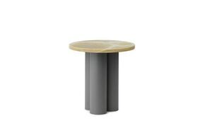 Rundt bord med honningfarvet plade og tre grå, cylindriske ben.