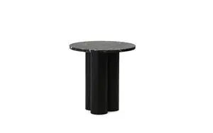 Rundt bord med mørke og lyse åremønstre på bordpladen og cylindriske ben.