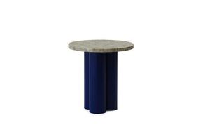 Rundt bord med grå bordplade og tre klare blå cylinderben, moderne design.