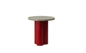 Rundt bord med stenlignende overflade og tre lyserøde cylindriske ben.