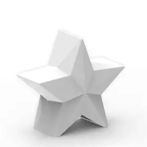 Hvid, geometrisk julestjerne med facetteret design og glat overflade.