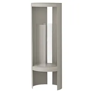 Udendørs lanterne med glasindkapsling og taupe ramme, designet til at beskytte lyskilden.