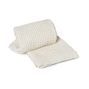 Ferm Living - Håndklæde - 70x140 cm - Off-white - Hvid