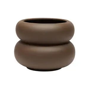 Dekorativ potte med rundet, stabelbar design i varm brun, glat og mat overflade.