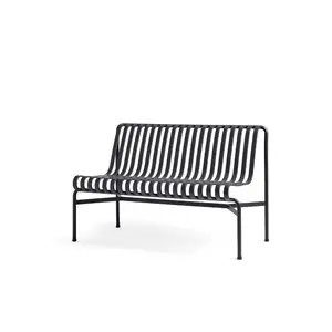 Minimalist bænk med parallelle lameller, enkel ramme uden armlæn, anthracite farve.