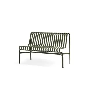 Bænk med lodrette lameller, uden armlæn, olivengrøn farve, moderne design.