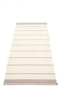 Rektangulært tæppe med lyse striber og kantet mønster i lys rosa nuance.