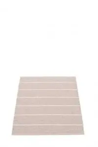 Rektangulært tæppe i lys rosa med vandrette striber, 70x90 cm.