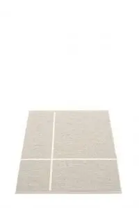 Rektangulært tæppe 70x90 cm, lys tone, fire kvadrater med kontrastlinjer.