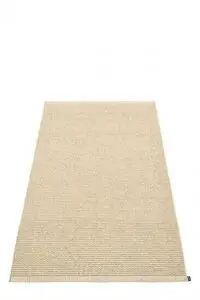 Rektangulært tæppe i lys sandfarve med ensartet overflade og præcist afsluttede kanter.