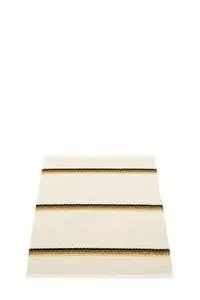 Rektangulært tæppe med lys base og tre mørkere horisontale striber i kontrastfarve.