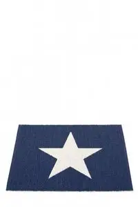 Rektangulær måtte, mørkeblå med stor hvid stjerne i midten, mål 70x90 cm.