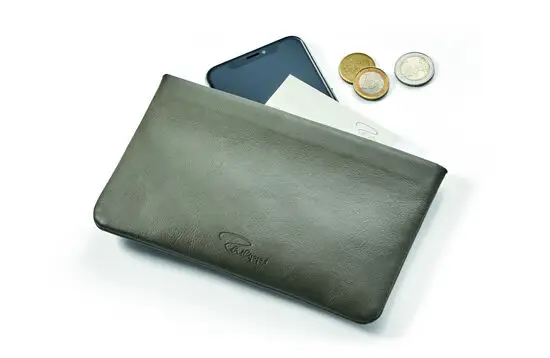 Philippi - Jean clutch med smartphone, mønter og kort. Rektangulær, kompakt og stilfuld design.