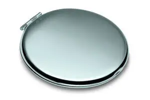 Rundt lomme-spejl med reflekterende overflade og hængsel, kompakt og let at bære, 5,7 cm i diameter.