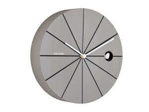 Gråt vægur med sorte linjer og "Karlsson" logo. Sort cirkel til kukuret på højre side.