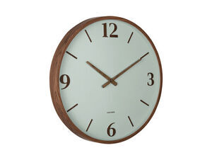 Rundt vægur med jadefarvet skive, store tal, træramme og diskret "KARLSSON" logo nederst.