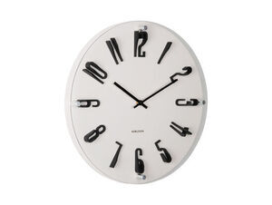 Vægur med hævede sorte tal på grå urskive. "Karlsson" står i midten af skiven.