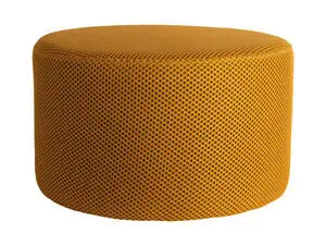 Rund, cylindrisk pouf i lys gul med mesh-mønster, der giver en tekstureret overflade.