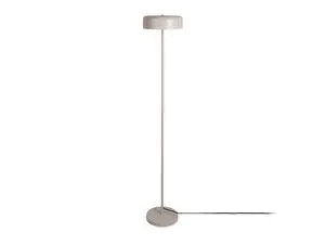 Gulvlampe med minimalistisk design, lige stang og cirkulær base i varm grå farve.