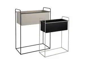 To rektangulære plantekasser på metalrammer, en varm grå med sort ramme, en sort med grå ramme.