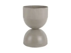 Plantepotte i varm grå med ribbet top og glat bund, to kugleformede sektioner.