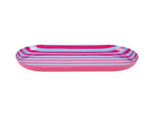 Oval bakke med stribet mønster i lyserød og blød blå, stor størrelse, glat overflade.